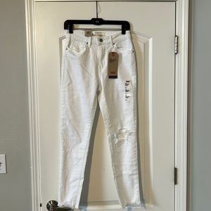 White Levi’s Jeans
